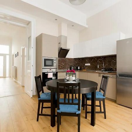Kresz Geza 29 Westend Station 2 Bedrooms+Living Ac Budapest Exteriör bild