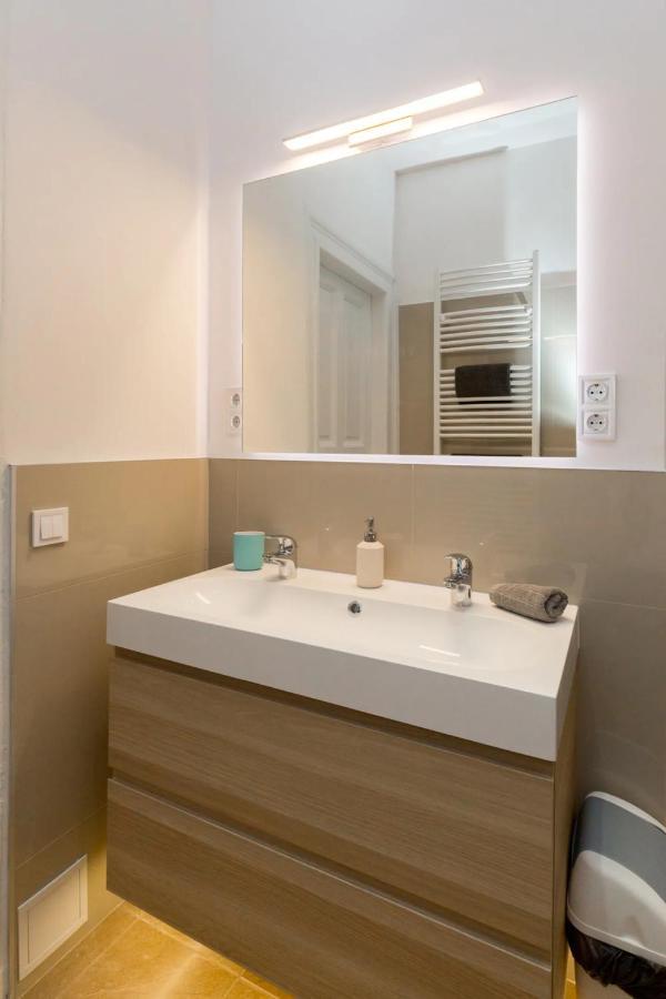 Kresz Geza 29 Westend Station 2 Bedrooms+Living Ac Budapest Exteriör bild